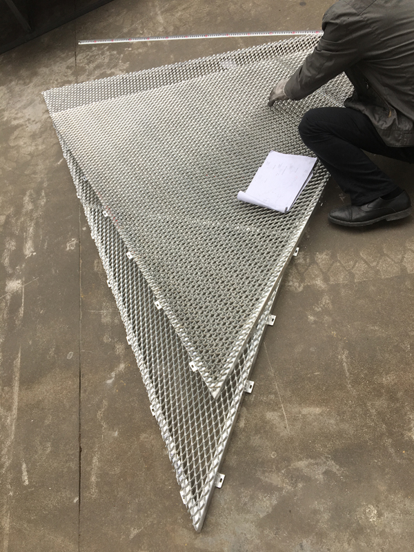 三角形铝板网吊顶-3